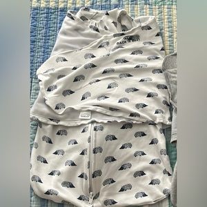 Halo Newborn/0-3 mo Sleepsack Swaddle Hedgehog